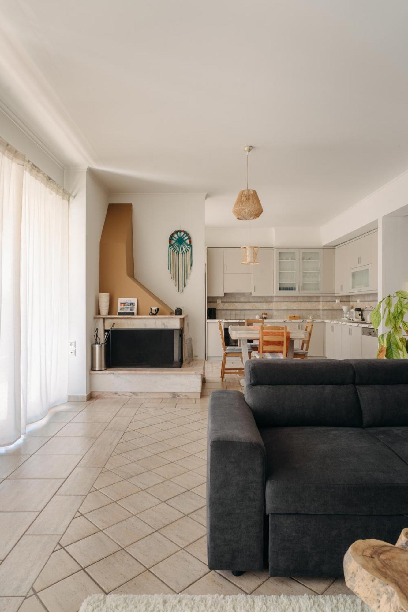 Lazarus 2Bd Apartment In The Center パトラ エクステリア 写真